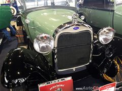 Salón Retromobile FMAAC México 2015 - Ford A Roadster 1928