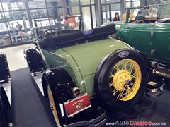 Salón Retromobile FMAAC México 2015 - Ford A Roadster 1928