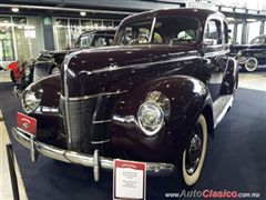 Salón Retromobile FMAAC México 2015 - Ford Deluxe 1940