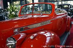 1940 Packard One Twenty Convertible 8 cilindros en línea de 282ci con 120hp