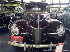 Salón Retromobile FMAAC México 2015 - Ford Deluxe 1940