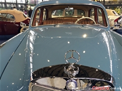 Salón Retromobile FMAAC México 2015 - Mercedes Benz 220S 1958