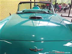 Salón Retromobile FMAAC México 2015 - Ford Thunderbird 1956