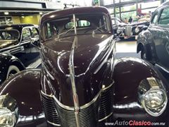 Salón Retromobile FMAAC México 2015 - Ford Deluxe 1940