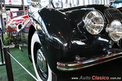 1952 Jaguar XK120. Motor 6L de 3,400cc que desarrolla 160hp