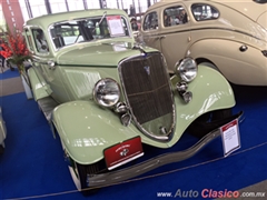 1937 Packard 6 ruedas motor 8 cilindros en línea 320 pulg3 135hp