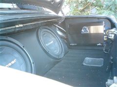 Mi Datsun 510. - Tapiceria y sonido.