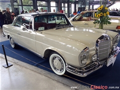 Salón Retromobile FMAAC México 2015 - Mercedes Benz 250SE Coupe 1965