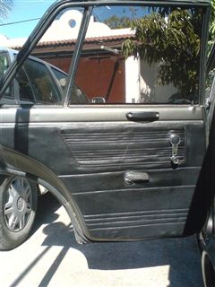 Mi Datsun 510. - Tapiceria y sonido.