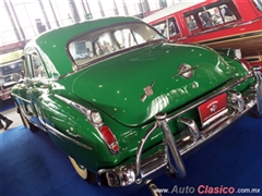 Salón Retromobile FMAAC México 2016 - 1951 Oldsmobile Super 88