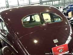 Salón Retromobile FMAAC México 2015 - Ford Deluxe 1940