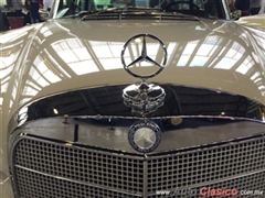 Salón Retromobile FMAAC México 2015 - Mercedes Benz 250SE Coupe 1965