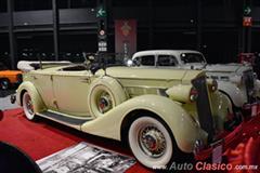 1936 Packard Super Eight, 8 cilindros en línea de 320ci con 130hp.