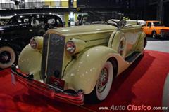 1936 Packard Super Eight, 8 cilindros en línea de 320ci con 130hp.