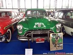 Salón Retromobile FMAAC México 2016 - 1951 Oldsmobile Super 88