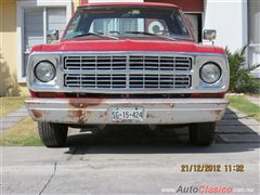 RESTAURACION DODGE D 100 1979 - REPARACION DE PARRILLA Y GOLPE FRONTAL