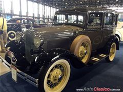 Salón Retromobile FMAAC México 2015 - Ford A Sedan 1931