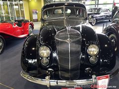 Salón Retromobile FMAAC México 2015 - Chrysler Airflow 1936