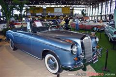 1959 Mercedes Benz 220. Motor 6L de 2200cc que desarrolla 106hp