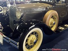 Salón Retromobile FMAAC México 2015 - Ford A Sedan 1931