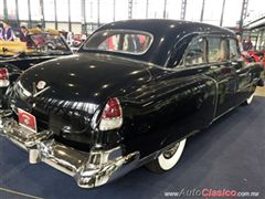 Salón Retromobile FMAAC México 2015 - Cadillac Imperial Sedan 1952