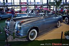 1959 Mercedes Benz 220. Motor 6L de 2200cc que desarrolla 106hp