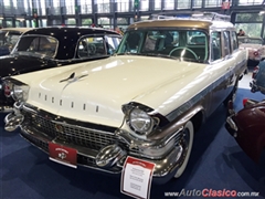 Salón Retromobile FMAAC México 2015 - Packard Clipper Wagon 1957