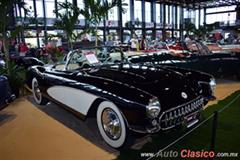 1957 Chevrolete Corvette. Motor V8 de 283ci que desarrolla 220hp