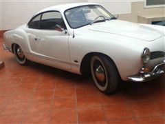 como me gusta contemplar mi karmann ghia