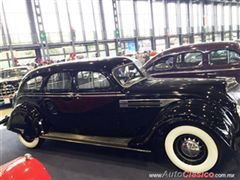 Salón Retromobile FMAAC México 2015 - Chrysler Airflow 1936