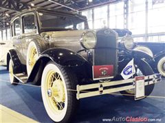 Salón Retromobile FMAAC México 2015 - Ford A Sedan 1931