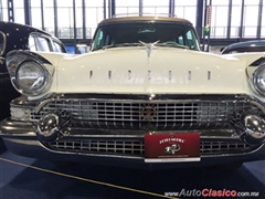 Salón Retromobile FMAAC México 2015 - Packard Clipper Wagon 1957