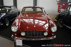 1957 Ferrari 250 Gran Turismo V12 de 3,000cc con 220hp