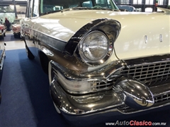 Salón Retromobile FMAAC México 2015 - Packard Clipper Wagon 1957