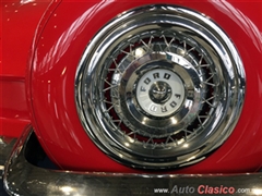 Salón Retromobile FMAAC México 2015 - Ford Thunderbird 1956