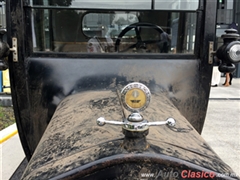 Salón Retromobile FMAAC México 2016 - 1917 Ford T Coupe Rumble Seat