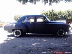 chevrolet 1952 sedan 4 puertas - Negro Satinado