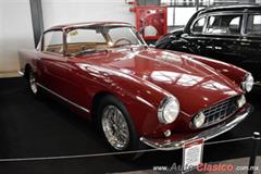 1957 Ferrari 250 Gran Turismo V12 de 3,000cc con 220hp