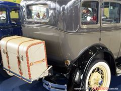 Salón Retromobile FMAAC México 2015 - Ford A Sedan 1931