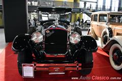 1928 Packard 826, 8 cilindros en línea de 321ci con 100hp