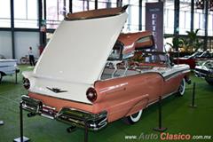 Retromobile 2018 - 1957 & 1958 Ford Fairline Skyliner