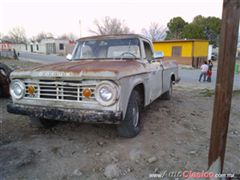 Camioneta Dodge 1967 - Sección nueva