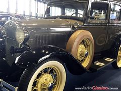 Salón Retromobile FMAAC México 2015 - Ford A Sedan 1931