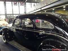 Salón Retromobile FMAAC México 2015 - Chrysler Airflow 1936