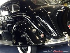 Salón Retromobile FMAAC México 2015 - Chrysler Airflow 1936