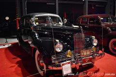 1942 Packard One Eighty, 8 cilindros en línea de 356ci con 165hp