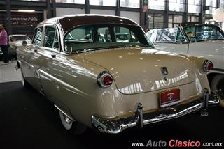 Retromobile 2017 - Imágenes del Evento - Parte II | 1952 Ford Custom Line 6 cilindros en línea 215ci 101hp