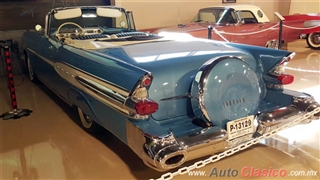 Dick's Classic Garage | 1957 Pontiac Star Chief Convertible