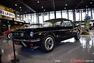 Salón Retromobile 2019 "Clásicos Deportivos de 2 Plazas" - Imágenes del Evento Parte VIII | 1965 Ford Mustang Motor V8 289ci 200hp