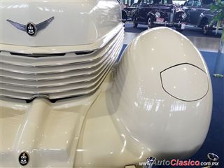 Salón Retromobile FMAAC México 2015 - Cord 812 Phaeton Sedan Supercharged 1937 | 